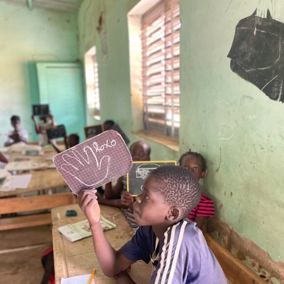 Ndaw Wune : Un Programme d’Apprentissage Accéléré pour Soutenir l’Éducation au Sénégal